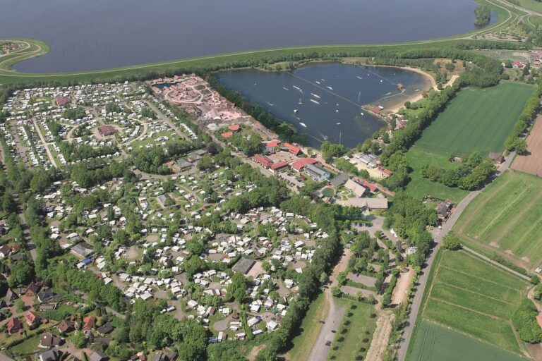 Alfsee Ferien und Erholungspark bersicht auf das gesamte Campingplatz Gelaende  768x512
