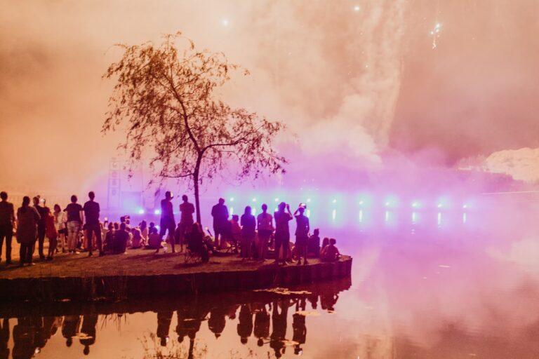 Camping De Kleine Wolf Feuerwerksshow der Animation auf dem Campingplatz 7a887eb5 4b56 4b49 87c2 736954538618 768x512