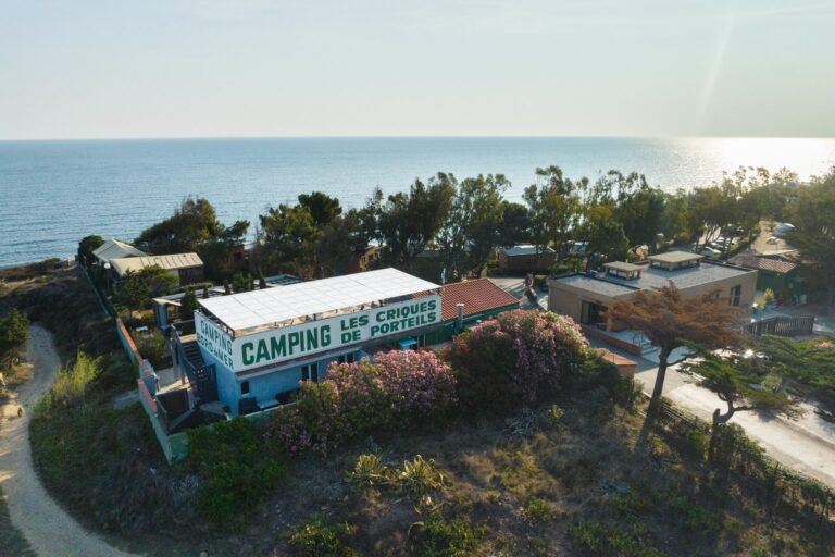 Camping Les Criques de Porteils Camping Castels Les Criques de Porteils Luftaufnahme des Campingplatzes am Meer 6fa650b9 ef9b 4775 ba0f c2501e843447 768x512