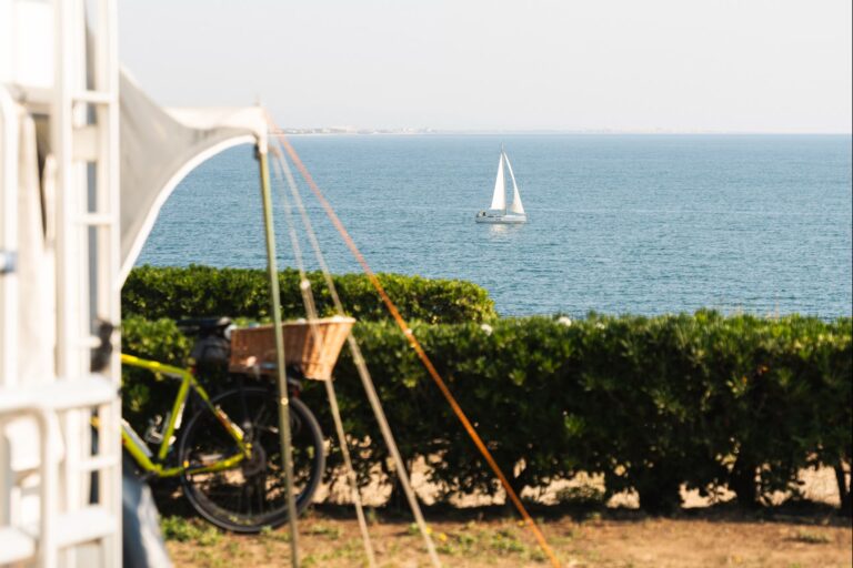 Camping Les Criques de Porteils Camping Castels Les Criques de Porteils Standplatz mit Blick auf das Meer 1aa5e3ea c78b 43fb 8ddd c18aa0736a06 768x512