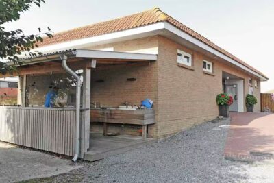 Camping Miramar Sanitaergebaeude vom Campingplatz 400x267