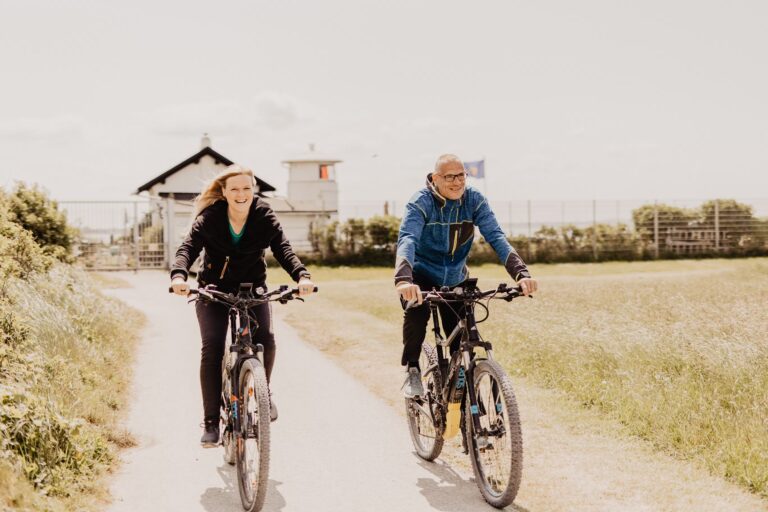 Camping Strukkamphuk Camper machen eine Fahrradtour in der Umgebung des Campingplatzes 4d3365a4 1c7f 480a aaab d4114cd18cd3 768x512