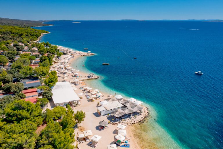 Camping Village imuni Luftaufnahme des Campingplatzes am Meer 3ec44139 1761 4565 9a82 7d1efaf3f329 768x512