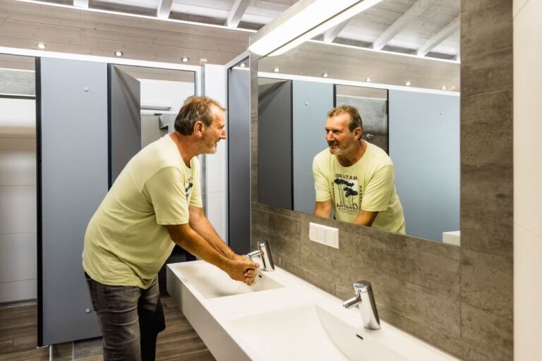 Camping Wirthshof Sanitaerbereich 1a61d76c 30ab 42a4 b2a9 fee6f6d5aaf1 768x512