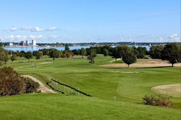Camping Wulfener Hals 18 Loch Golfplatz auf dem Campingplatz c40179cb 04bf 4bda adf3 a0a3da6e7bc1 768x512