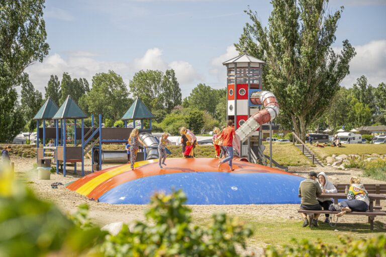 Camping Wulfener Hals Spielplatz mit Huepfkissen auf dem Campingplatz 5b004adf 2b38 4a8c 97f9 b3964a3885ed 768x512