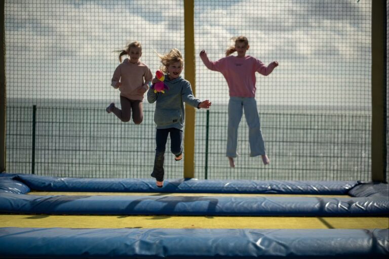 Camping Wulfener Hals Trampoline fuer Kinder auf dem Campingplatz 51864030 7b43 4d45 a1c6 c129bb58c71b 768x512