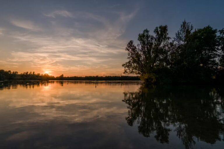 Campingpark Kalletal Sonnenuntergang ueber dem See am Campingplatz 3e827d7d 6878 4e33 afaf 4b2bb4f04e93 768x512