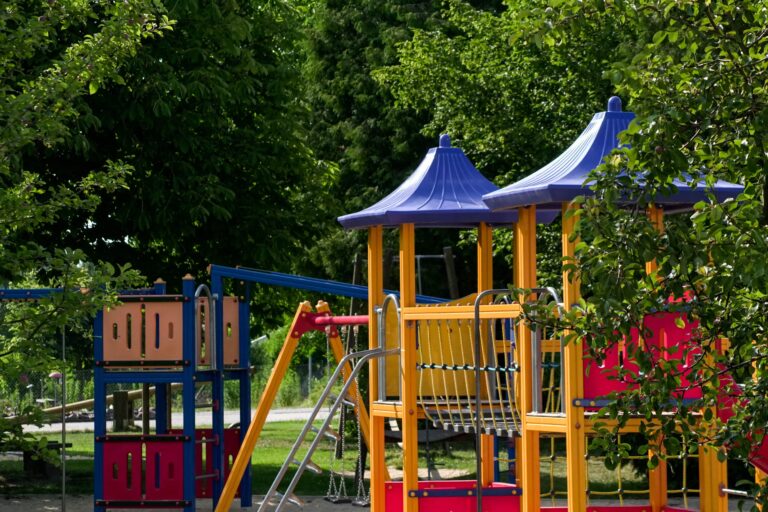 Campingpark LuxOase Kinderspielplatz auf dem Campingplatz dd14e092 ace3 45e3 a04f 0f01f44e6590 768x512