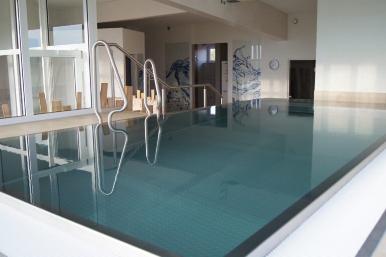 Campingpark LuxOase Pool im Wellnessbereich 589c1317 d158 4939 bb85 b8639214764e 768x512