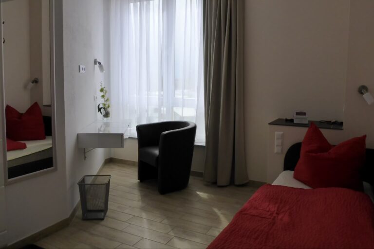 Campingpark LuxOase Schlafzimmer zur Miete auf dem Campingplatz 3003a987 2005 4746 a39a f966a5e71cf2 768x512