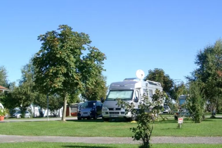 Campingpark LuxOase Standplaetze auf dem Campingplatz a8d2a8da 658d 4188 bf68 8a38c6148335 768x512