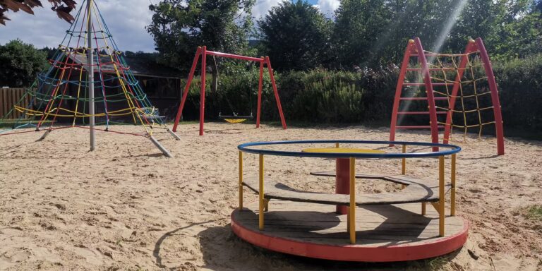 Campingplatz Am Kraehenberg Spielplatz fuer Kinder auf dem Campingplatz 768x384