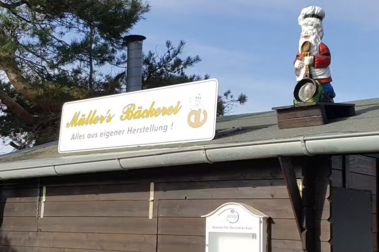 Campingplatz An den Strandduenen Rezeption mit Baeckerei auf dem Campingplatz 118ff109 c37d 453e 857a 43ccd20ea07a 768x512