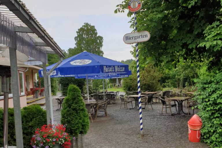 Campingplatz Eulenburg Biergarten des Campingplatzes fdc384c4 ee33 42df 80f5 5b4313d6e516 768x512