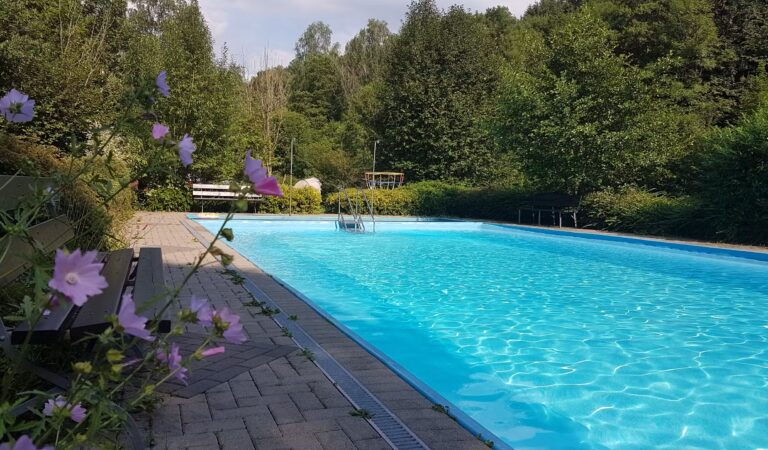 Campingplatz Eulenburg Pool im Freien auf dem Campingplatz f56a3d60 0828 4d88 a1e4 994c5d89b1a5 768x450