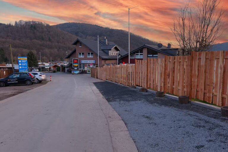 Campingplatz Hetzingen Einfahrt des Campingplatzes 79bc36fe 9f2f 4d1c ab88 2e82f1c8a4e1 768x512