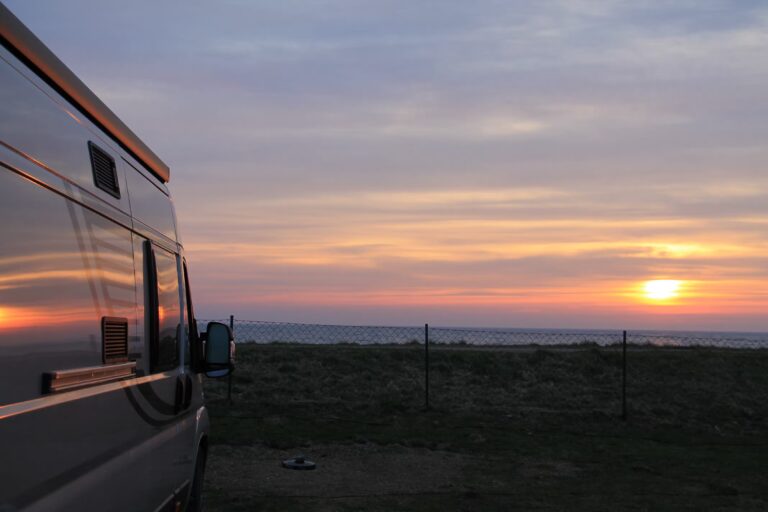 Campingplatz Ostseesonne Sonnenuntergang ueber dem Campingplatz 125153ac d1c8 45e5 8478 187990af3eed 768x512