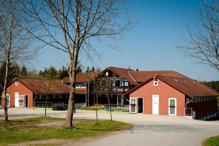 Campingplatz Prahljust Sanitaergebaeude vom Campingplatz 768x512