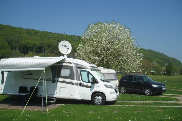 Campingplatz Sonnenwiese Standplaetze auf gruener Wiese 3826e89f 8894 49c0 bf41 032e9cc261ac 768x512