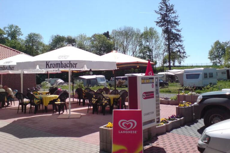 Campingplatz am Waldbad Terrasse vom Restaurant auf dem Campingplatz 768x512