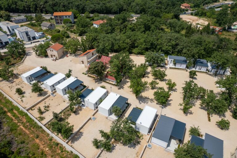 Dionis Zaton Camping Campingplatz aus der Vogelperspektive e4ca0503 7da8 4421 a874 5558373e944b 768x512