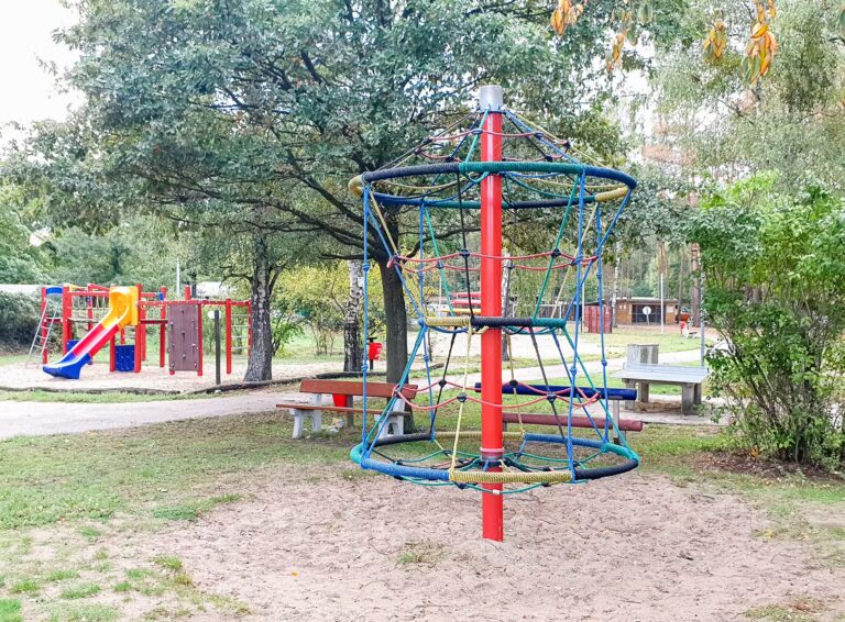 Ferienpark Ploetzky Spielplatz Klettern 768x566