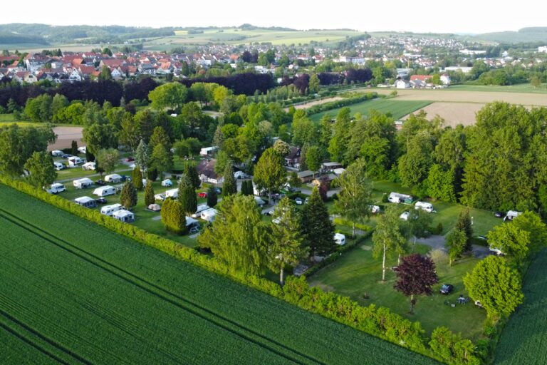 Ferienpark Teutoburger Wald Barntrup Luftaufnahme des Campingplatzes b8e55cd5 f18f 4967 a0ed f1feb7564b00 768x512
