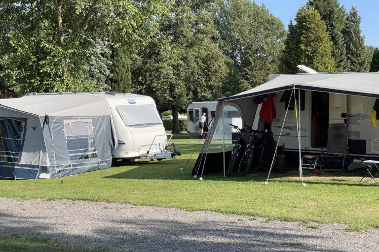 Ferienpark Teutoburger Wald Barntrup Wohnmobil und Wohnwagenstandplaetze auf der Wiese 8965b241 b87f 4279 a75b 4057f2b37cd6 768x512