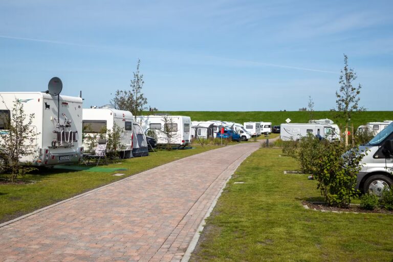 Ganzjahres Camping Neuharlingersiel Grosszuegig angelegte Plaetze eb2557a4 db78 417b a3a5 a2c1564d38e2 768x512