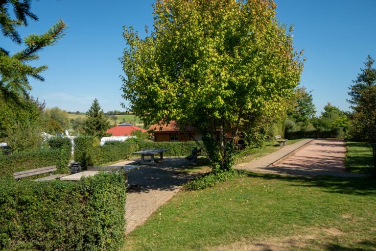 Hegi Familien Camping Boulebahn 768x512