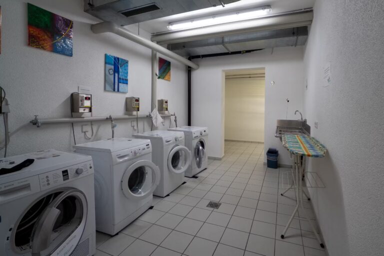 Hegi Familien Camping Waschmoeglichkeiten 768x512