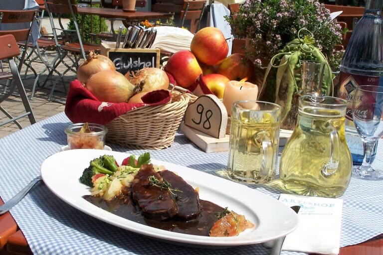 Kur Gutshof Camping Arterhof lokale spezialitaten im biergarten auf dem Campingplatz 9e044be9 4b1a 443d 8b27 38a5587c94b4 768x512