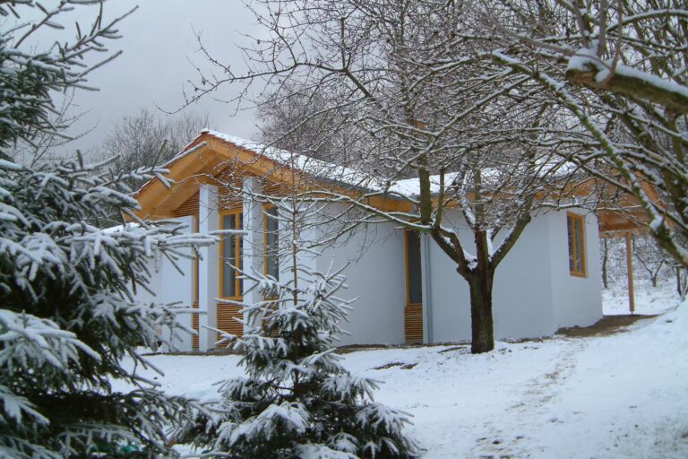 Kurcamping Harz Blick auf den Campingplatz im Winter 768x512