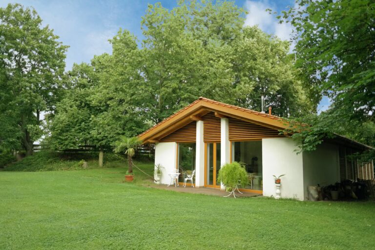 Kurcamping Harz Eingang ins Sanitaergebaeude auf dem Campingplatz 768x512