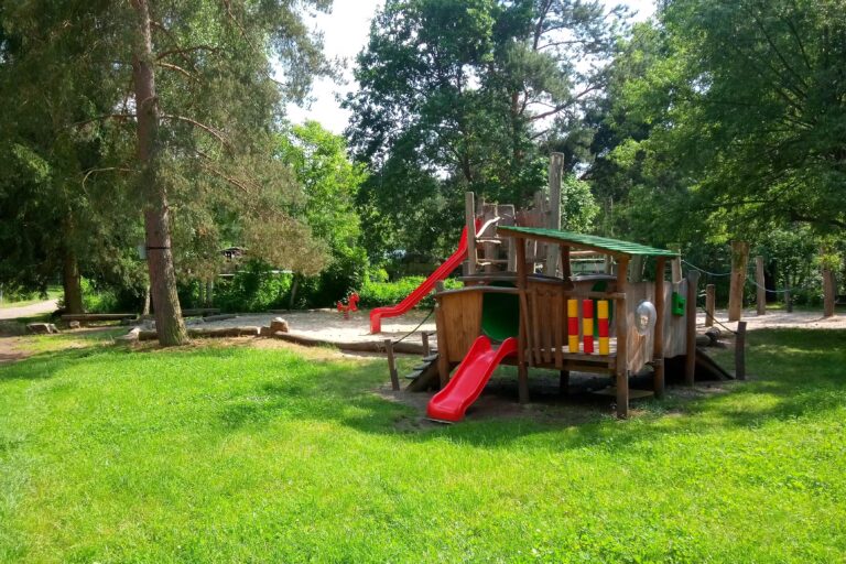 Naturcampingplatz am Olbasee Kinderspielplatz auf dem Campingplatz 6dfe0211 8697 4b6e b692 670da1bc9d1a 768x512