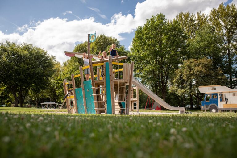 Strandcamping Waging Kinderspielplatz auf dem Campingplatz 47a72f74 487b 4b65 9493 96dec8070033 768x512