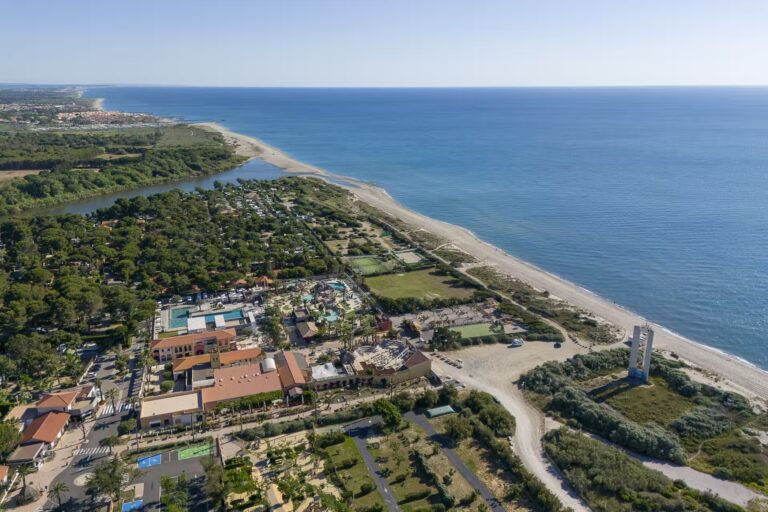 Yelloh Village Le Brasilia Luftaufnahme des Campingplatzes am Meer d2c1c02d f8e9 4933 8d2e 000f71b6c243 768x512