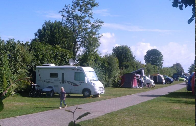ostsee campingplatz stellplatz deich 5 768x494