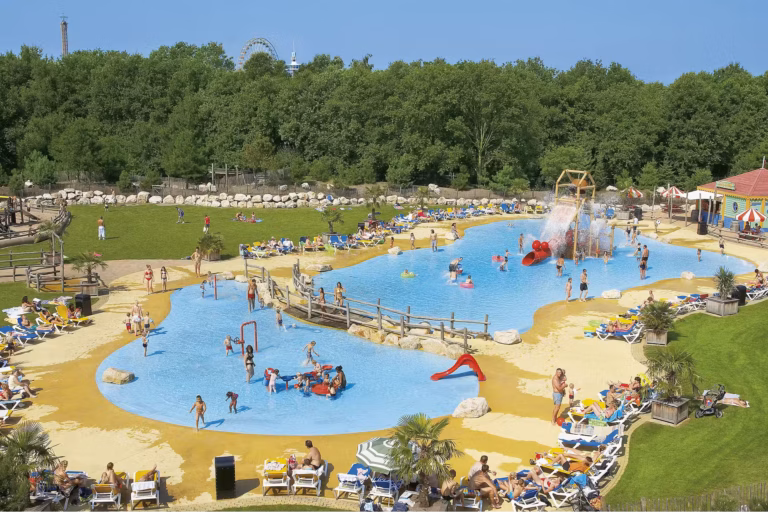 Attractiepark Slagharen Wasserspielplatz auf dem Campingplatz 768x512
