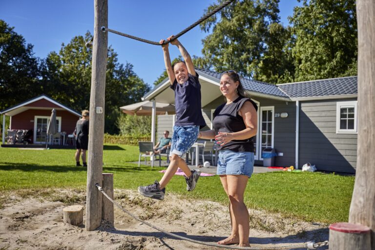 Camping De Leistert Kinderspielplatz auf dem Campingplatz fedfbef9 e7ee 4aaa 8a4b 47e5fa8b1b11 768x512