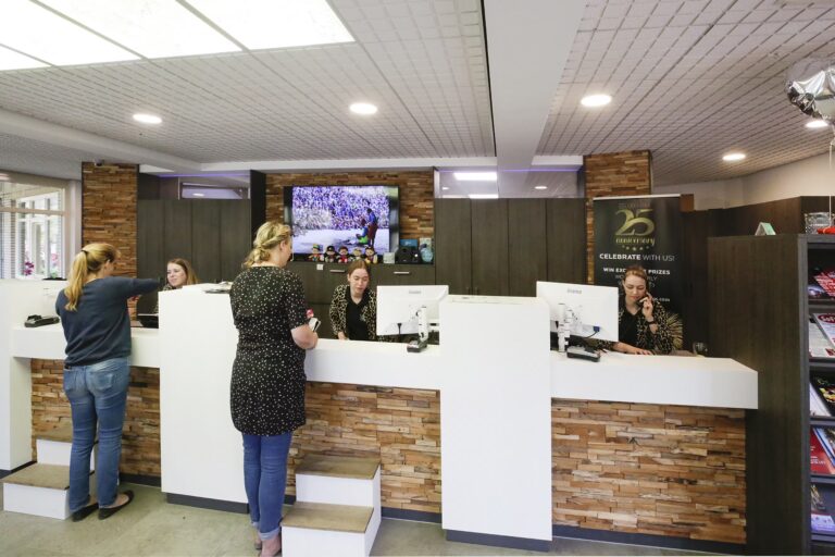 Camping De Paal Blick auf die Campingplatzrezeption ff23dc21 58ee 443d 9a49 4eafcb202893 768x512