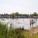 Vakantiepark De Kleine Belties Blick auf den Badesee auf dem Campingplatz 8bcc0f3d 36d1 4e27 8051 7cc0cbfb794d 150x150