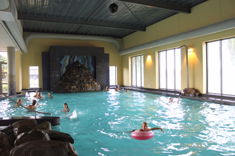 Vakantiepark Leukermeer Indoor Pool vom Campingplatz 768x512