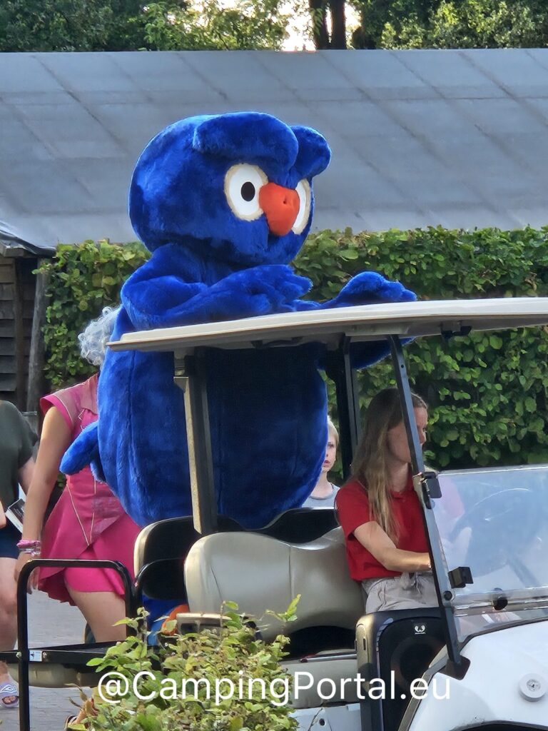 waterstamp TlGVGDpLqAVc 768x1024