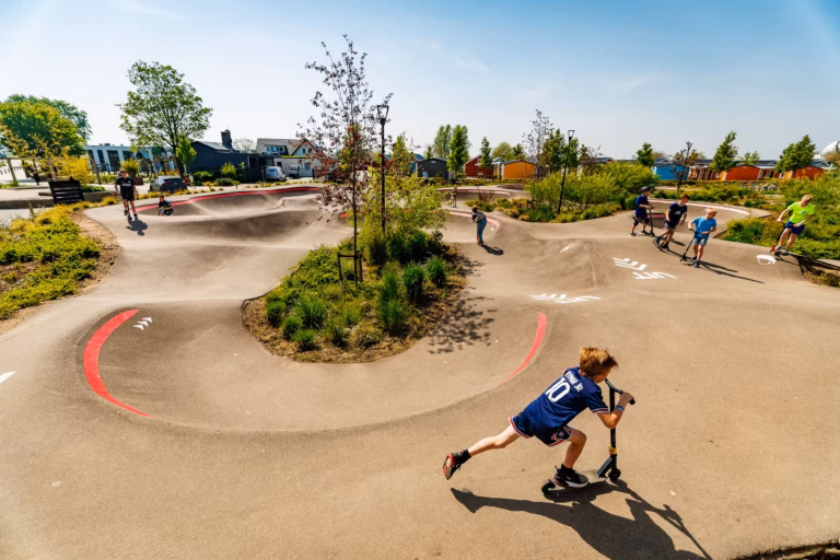 Vakantiepark Eiland van Maurik Pumptrack auf dem Campingplatz c25fecc7 2e53 4e5e 8e0b 6307f6f458b2 768x512