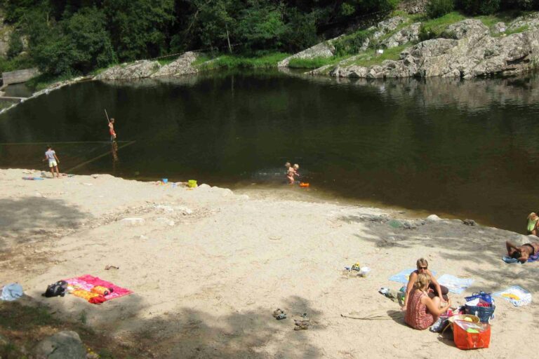 Aire Naturelle De Camping Les Cerisiers - Bild 10