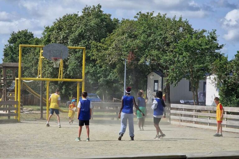 Camp Les P'tites Maisons Dans La Prairie - Bild 16