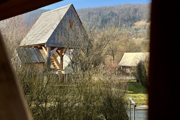 Camping Écologique La Roche D'ully - Bild 6