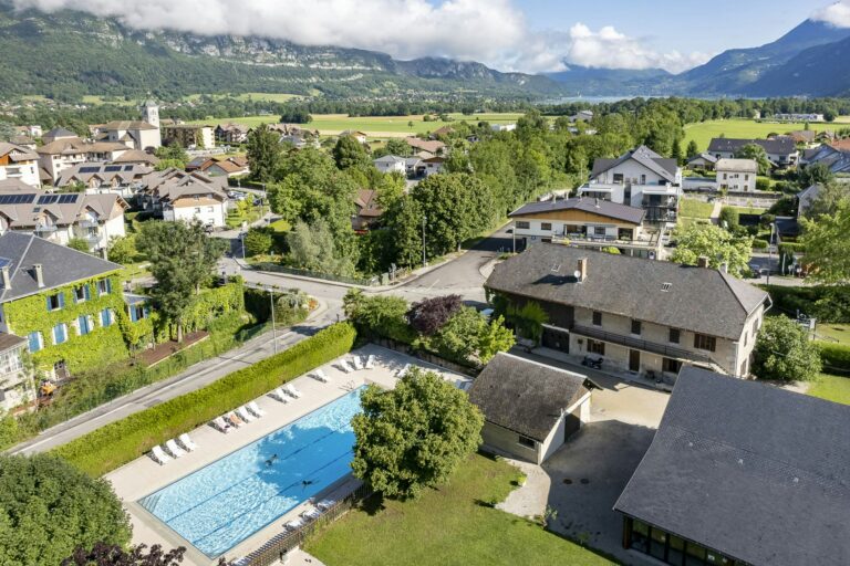 Romanée - La Ferme De La Serraz - Bild 1